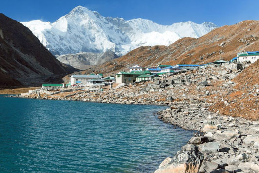 Gokyo Cho La Valley