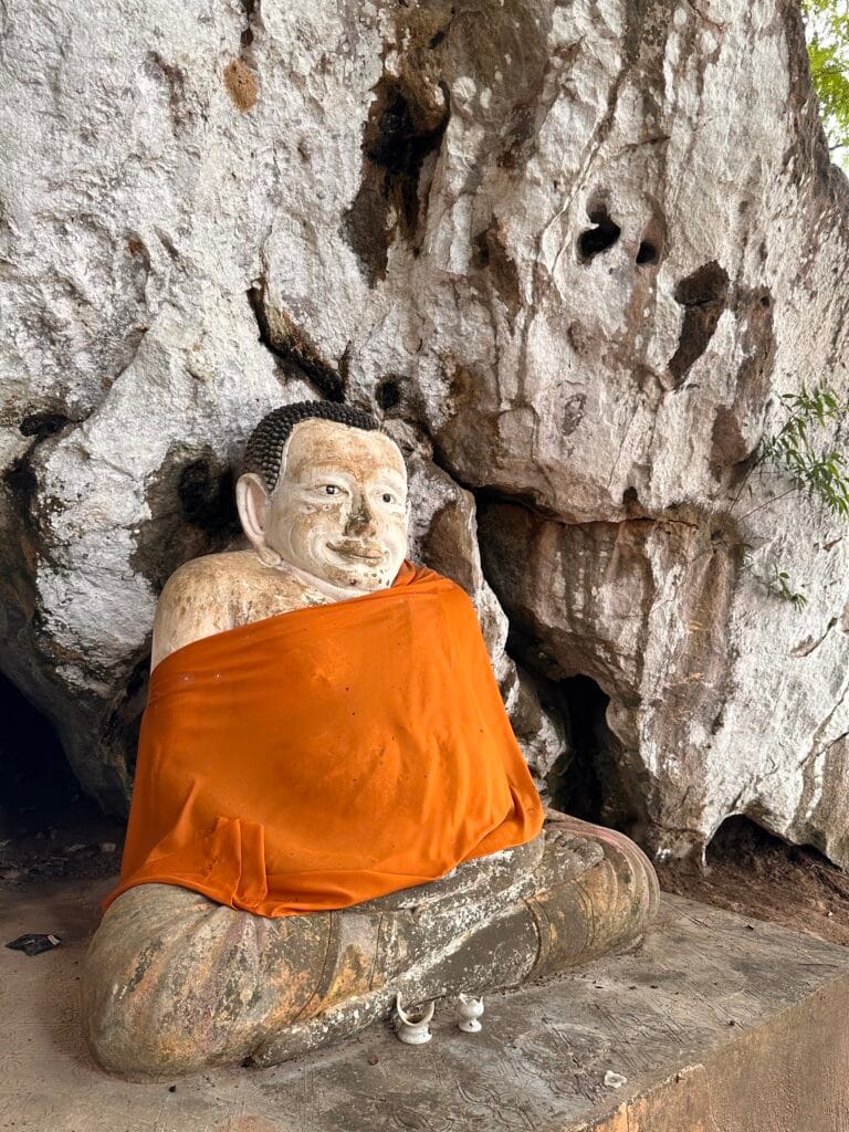Sitting Buddha Wat Don Sak