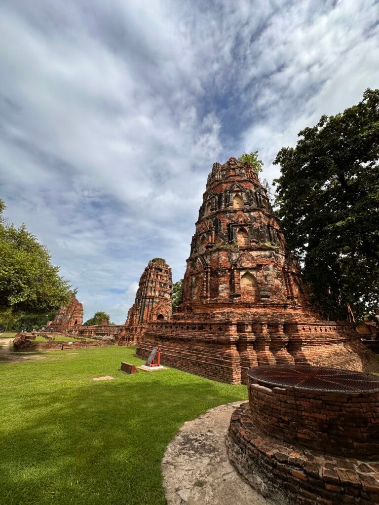 Love It: Wat Maha That - Ayutthaya - Awesome Adventure 9